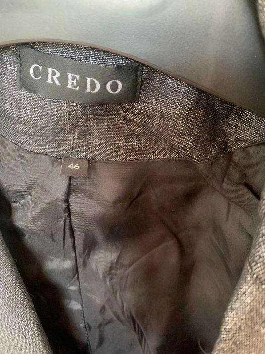 Продавам дамски костюм Credo