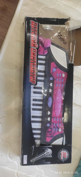 Продам детский синтезатор