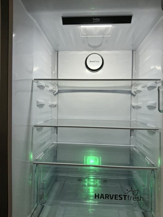 Combina frigorifica  Beko-aproape noua-garantie