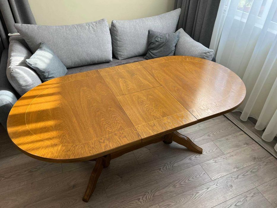 Масивна дървена трапезна маса