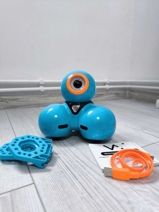 Robot inteligent, programabil Dash (by Wonder Workshop)