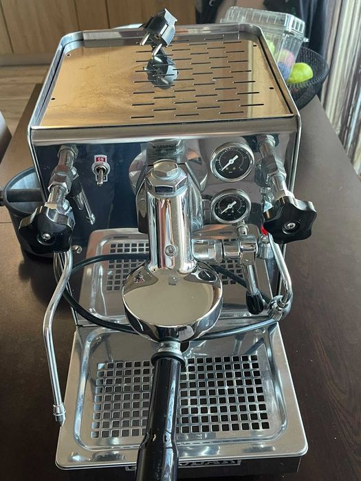 De vanzare pachet Espressor Expobar Office + Rasnita Macap M5D