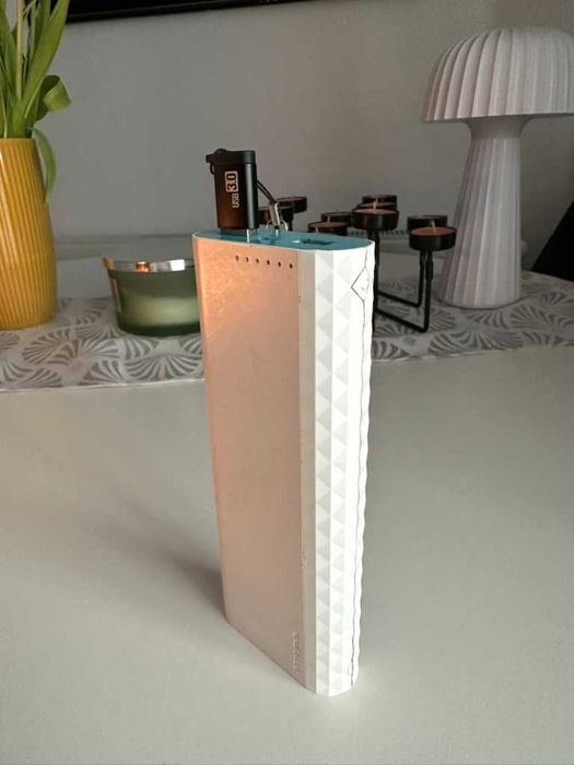 Baterie externă (Power Bank) + adaptor USB-C TP-Link TL-PB15600 din seria premium Ally