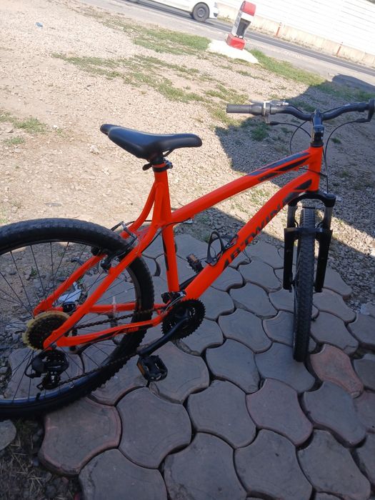 Vând bicicletă B'TWIN