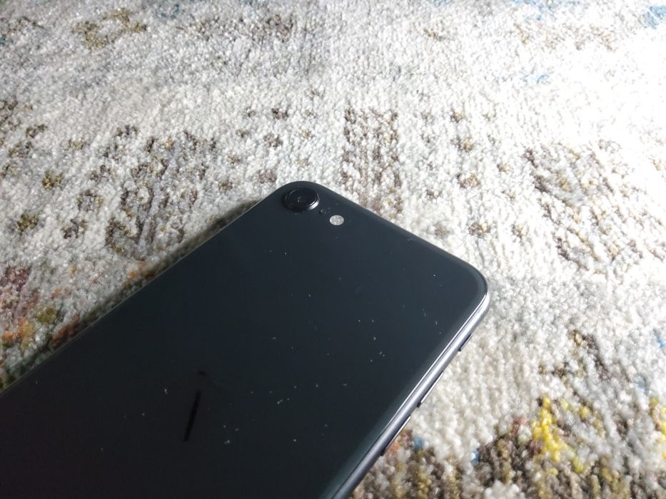 iPhone SE 2nd gen, 64gb