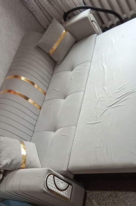 Продам диван в отличном состоянии