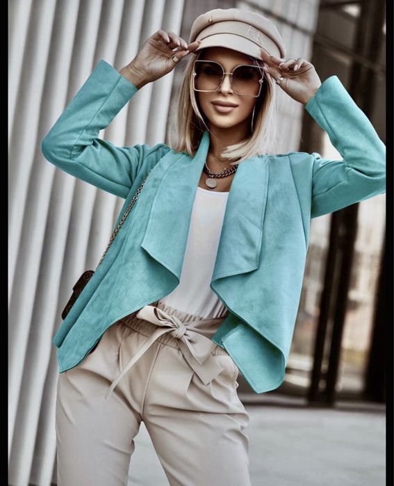 Ново тюркоазено сако от велур