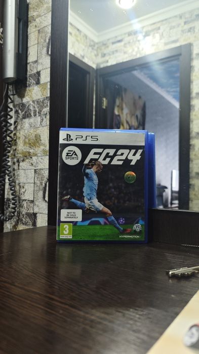 Диск FC 24 PS5 .