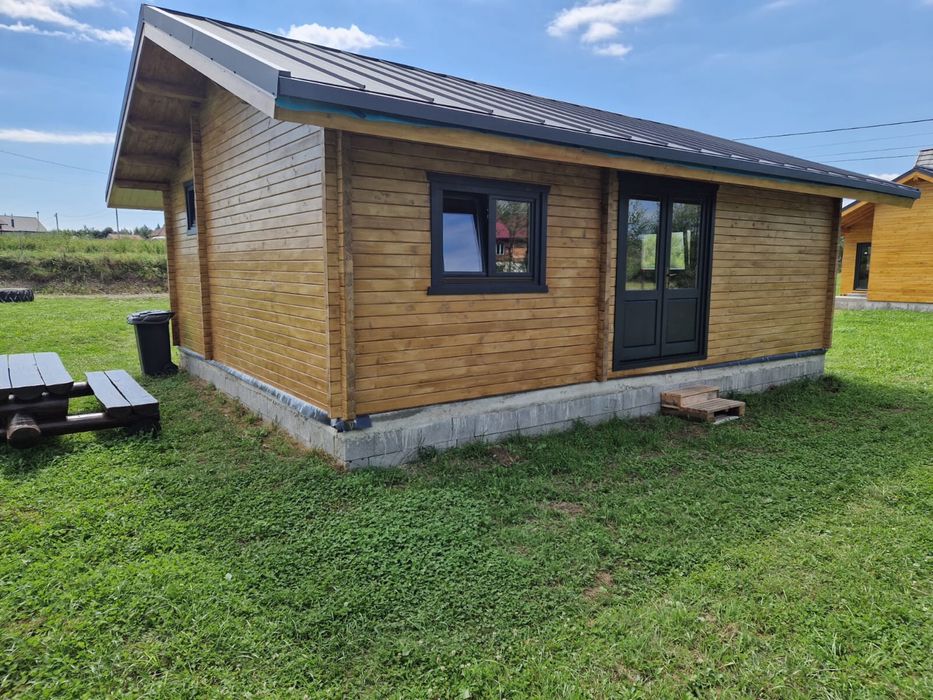 Case de grădină, de vacanță și de locuit din lemn de înaltă calitate.