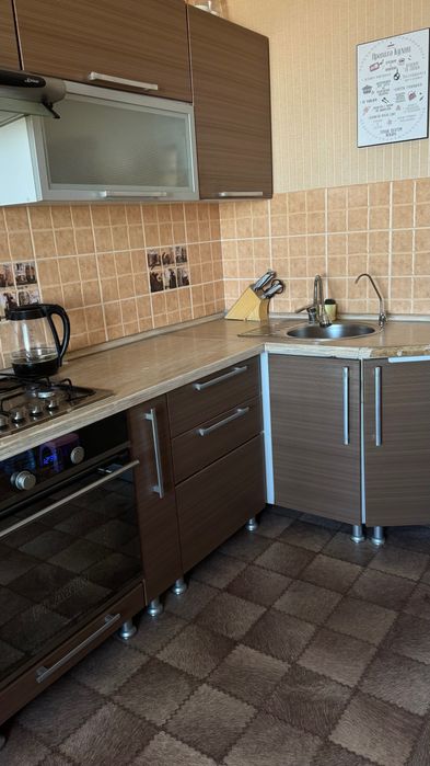 Срочно кухонный гарнитур