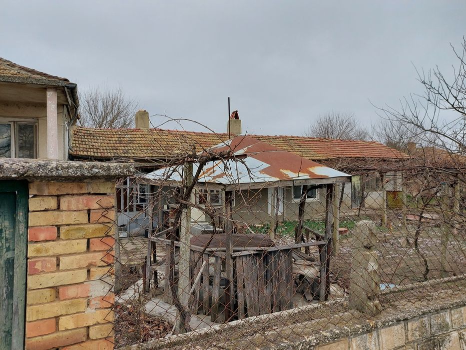 Продава се Къща в с. Изворник, Област Варна - 150 кв.м за 136 €/кв.м - Снимка #1