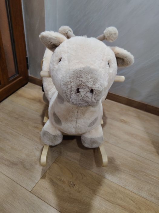 Дървена плюшена люлка