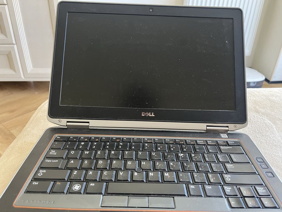 Ноутбук DELL Latitude E6330