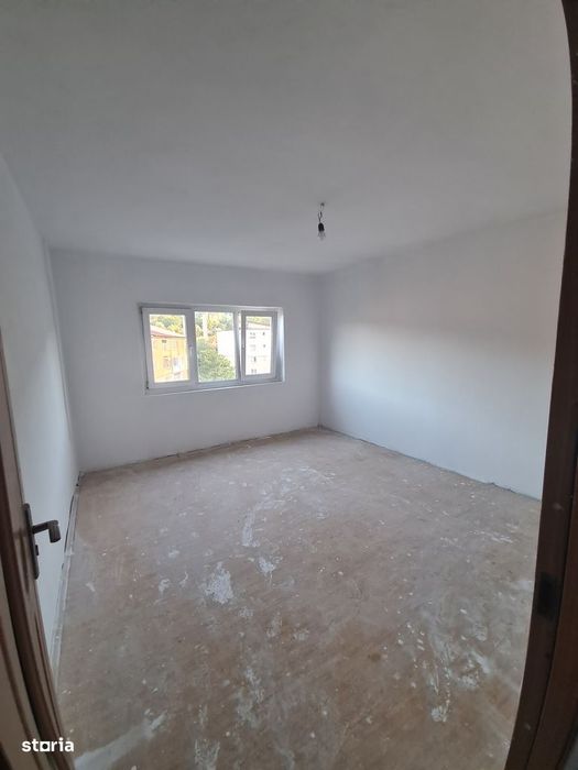 Vand Garsonieră 32m2, bl A6, str Viitorului(lângă Azil)