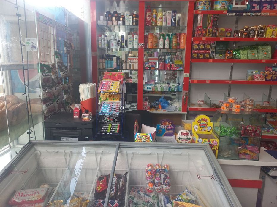 Prilavkalar zamonaviy, holati  juda yahshi