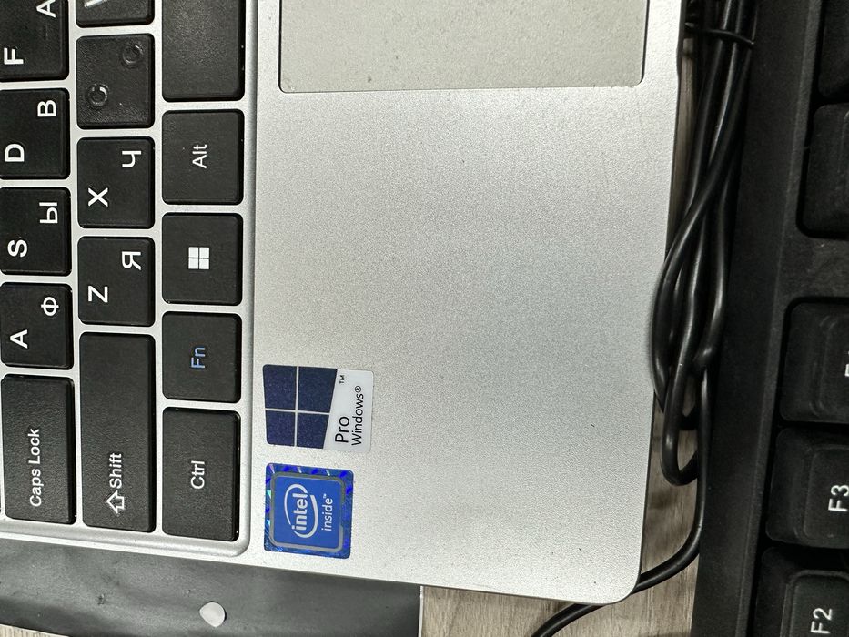 Продается ноутбук Yami