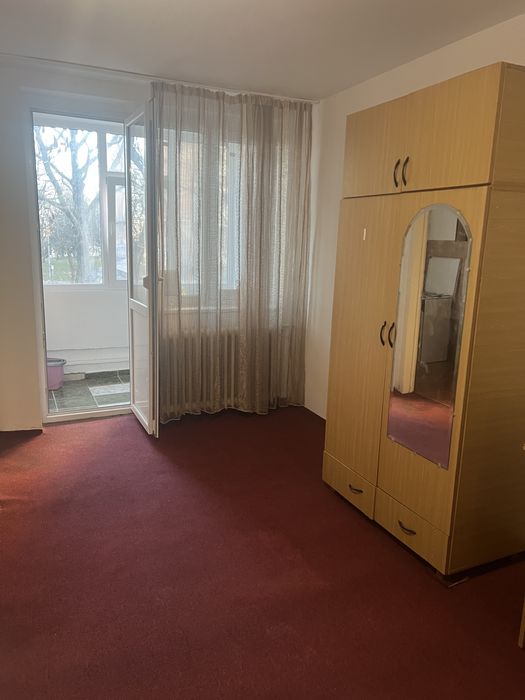 Inchiriez garsoniera pe termen lung! Detalii la telefon!!