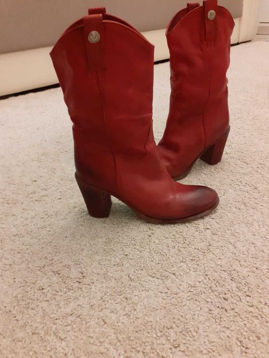 Cizme din piele, de culoare roșie