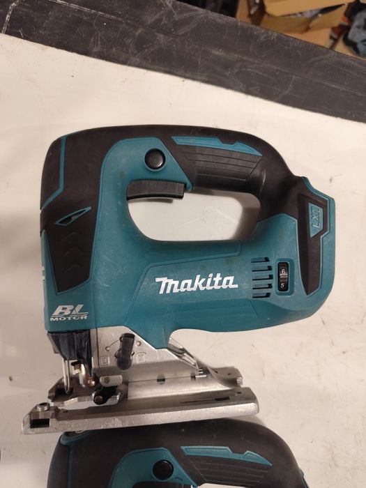 Акумулаторен безчетков прободен трион зеге Макита Makita DJV182 18V