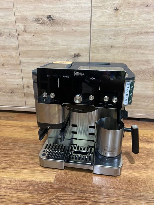 Кафемашина Ninja Luxe Café Essential ES501EU ЧИСТО НОВА