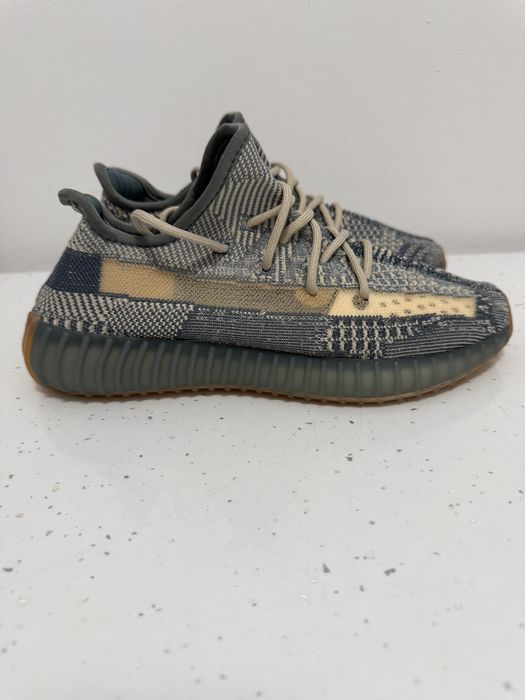 Adiada Yeezy, marimea 42