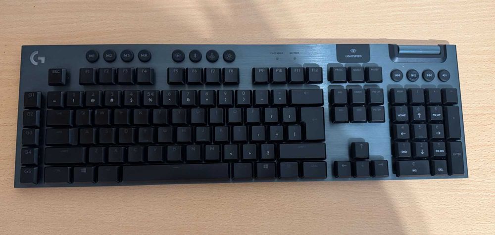 Logitech G915 LIGHTSPEED Механична Клавиатура,Clicky
