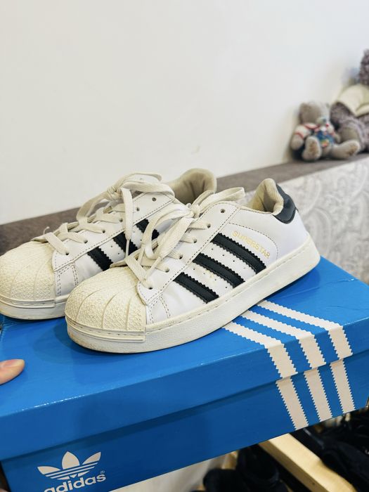 Кроссовки в хороше состоянии .