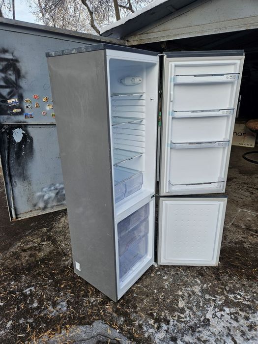 Продаётся холодильник Артел в идеальном состояние