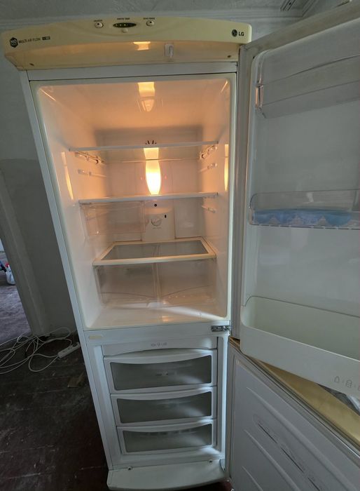 Продам холодильник LG NO FROST