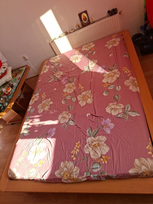 Pat 140 pe 2 m din lemn masiv