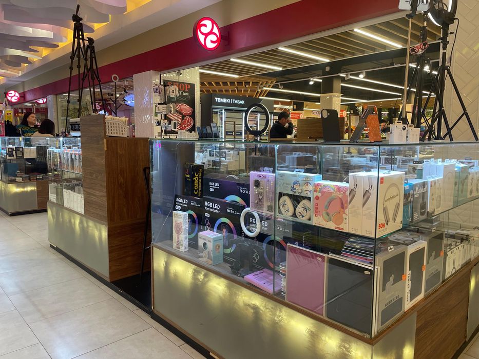 Продам островок сотовых аксессуаров