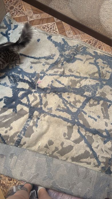 Ковер б/у 1,5 м х2м