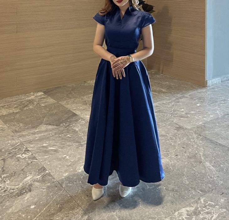 Темно синий платья