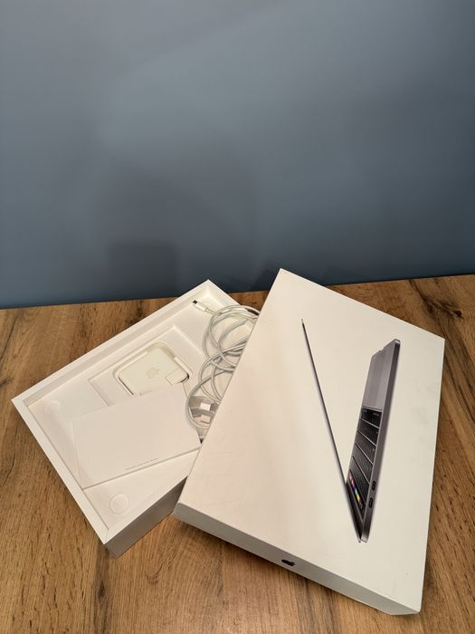 Mac book pro 13-inch 2020 (A2251)