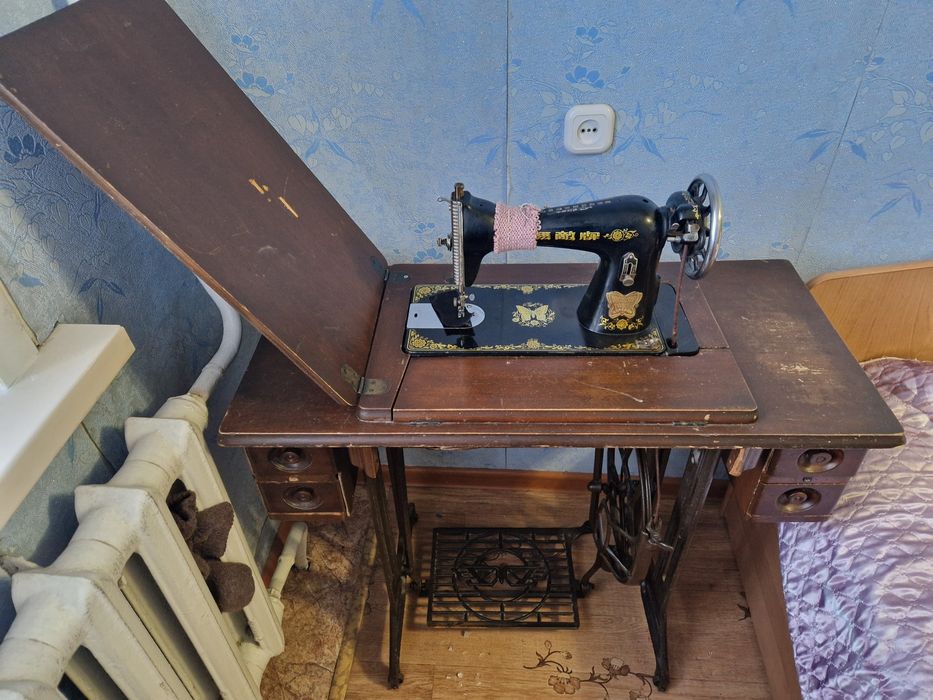 Швейная машинка, ретро