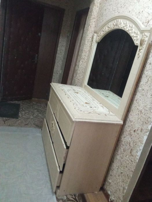 Стенка, трюмо ва камут
