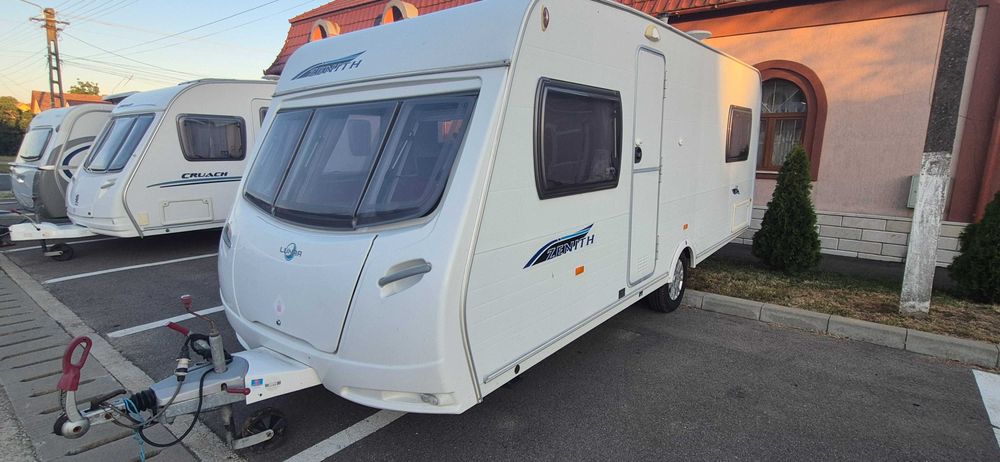 Rulota Lunar Zenith 2007 pentru 4-5 persoane Utilata si mobilata