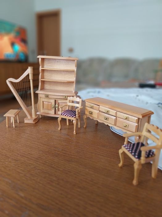 Miniaturi, mobila lemn