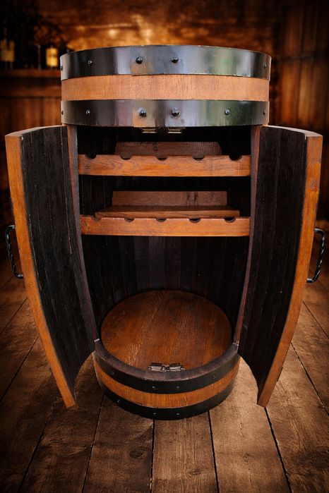 Шкаф за бутилки с въртяща поставка