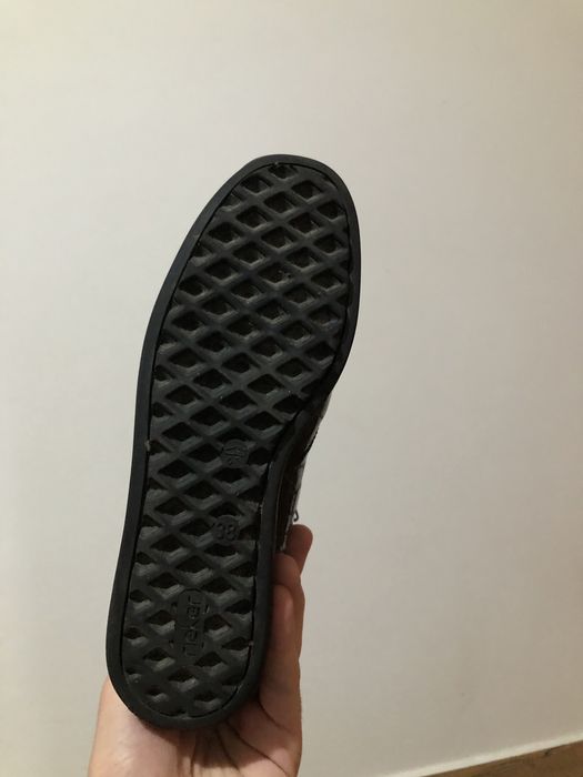 Ghete din piele naturala lacuita