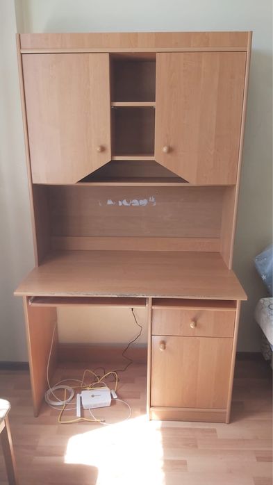 СРОЧНО продам стол для учебы