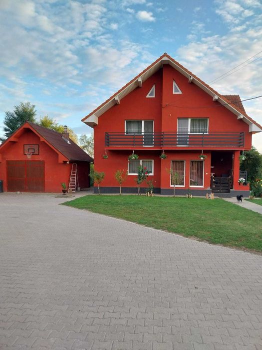 Vând casă la preț de apartament