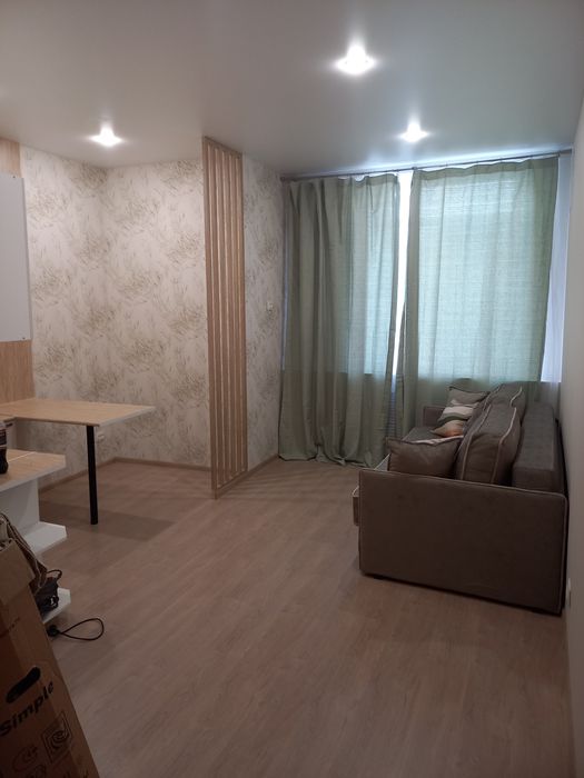 Поклейка обоев любой сложности.