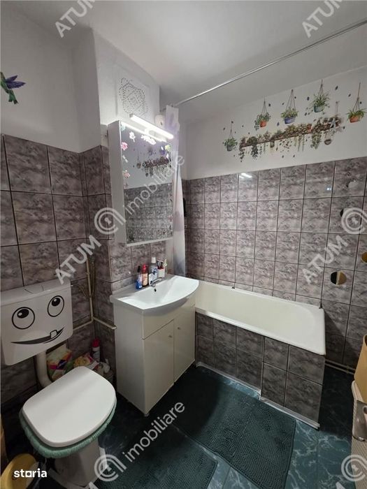 Apartament cu 3 camere decoamndate in zona Valea Aurie din Sibiu