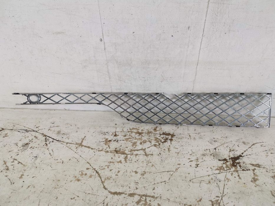 Бентли Бентайга / Bentley Bentayga 1 [Долна дясна предна решетка. Ориг