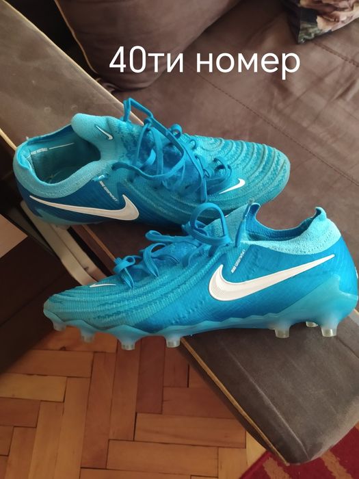 Футболни обувки nike,addidas