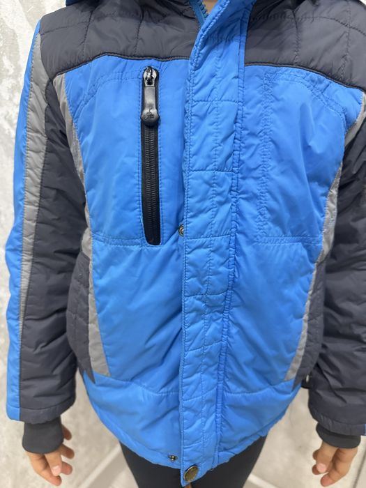 Продам куртку на весну