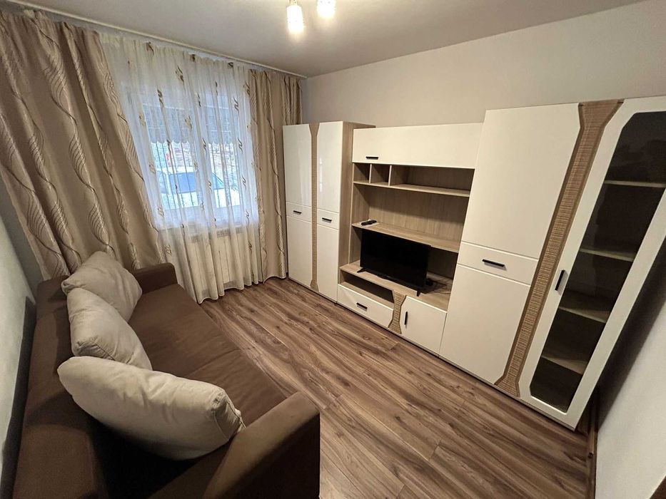 Inchiriez apartament 3 camere