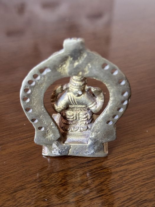 Сувенирные статуэтки  ручной работы