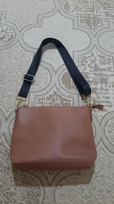 Продам сумки материал кожа